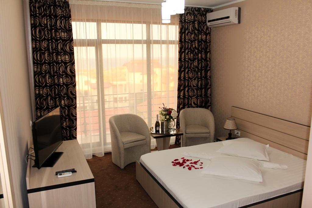 Hotel Cristal Năvodari Habitación foto